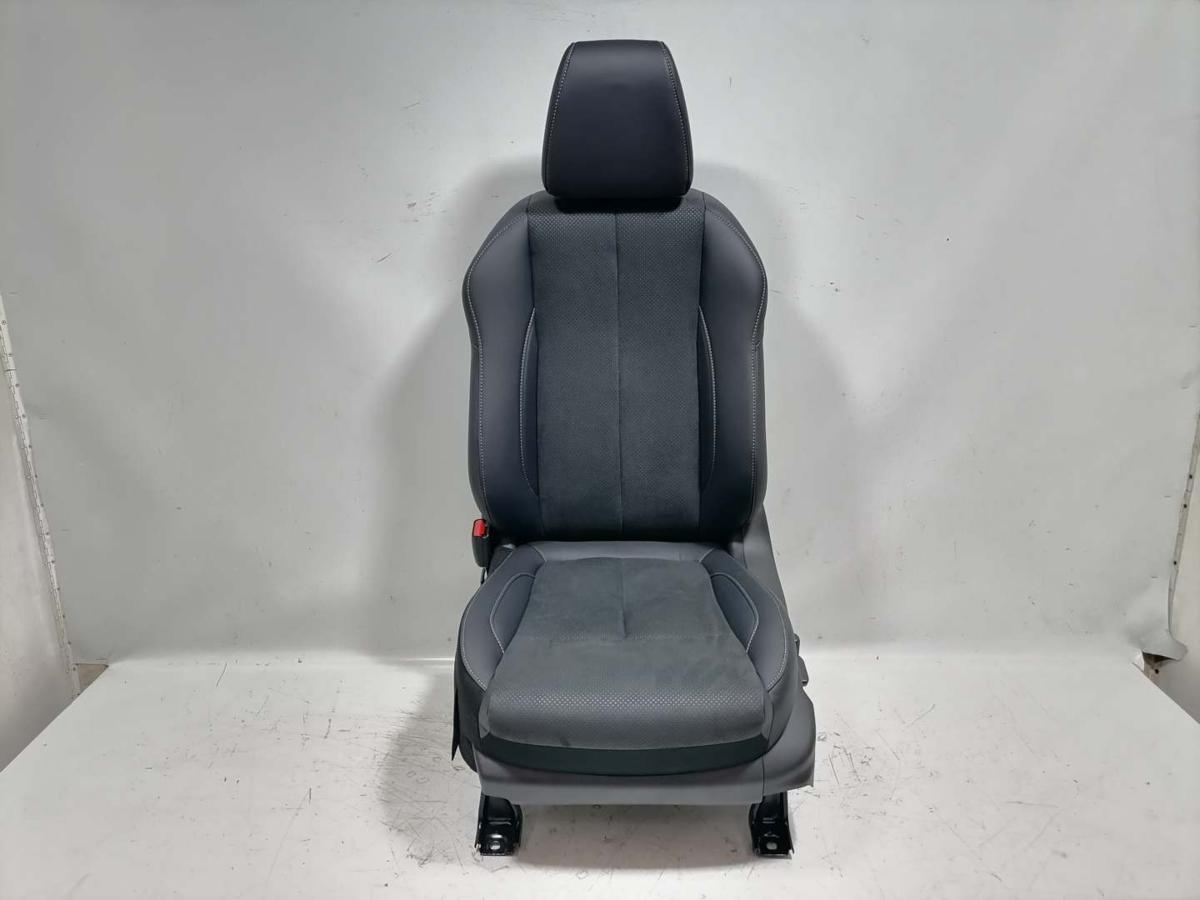 Mitsubishi Eclipse Cross GL3W original Sitz vorn links Fahrersitz Teilleder elektrisch Bj.2023